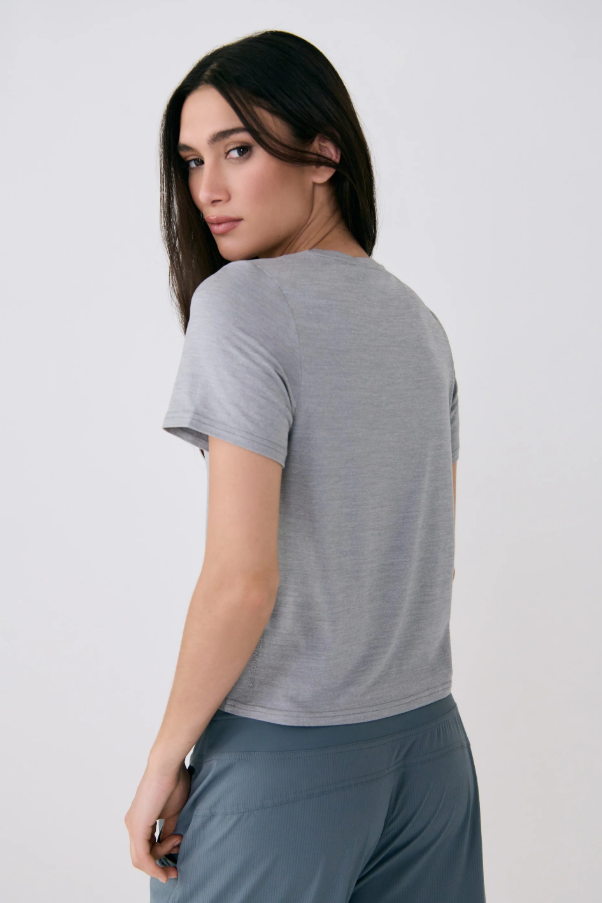 VITAL TEE LIGHT GREY