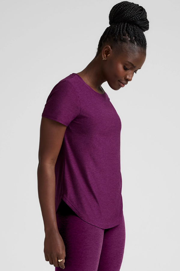 ON THE DOWN LOW TEE AUBERGINE-BEET