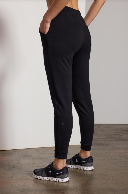 SERENE PLEATED FRONT JOGGER BLACK