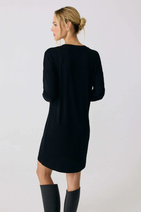 TRAVERSE V-NECK DRESS BLACK