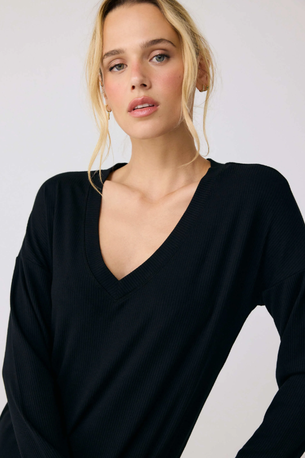 TRAVERSE V-NECK DRESS BLACK