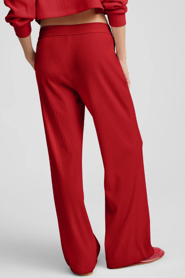BREATHE EASY RIBBED WIDE LEG PANT HOLLY RED