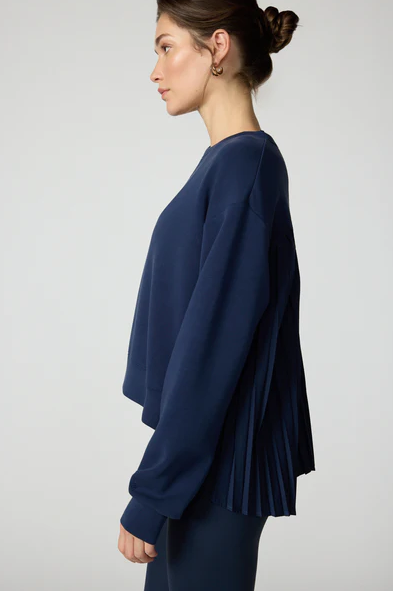 DREAMWEAVE CREW WITH PLEATED BACK NAVY