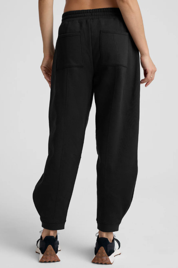 LUXEFLEECE BARREL SWEATPANT BLACK