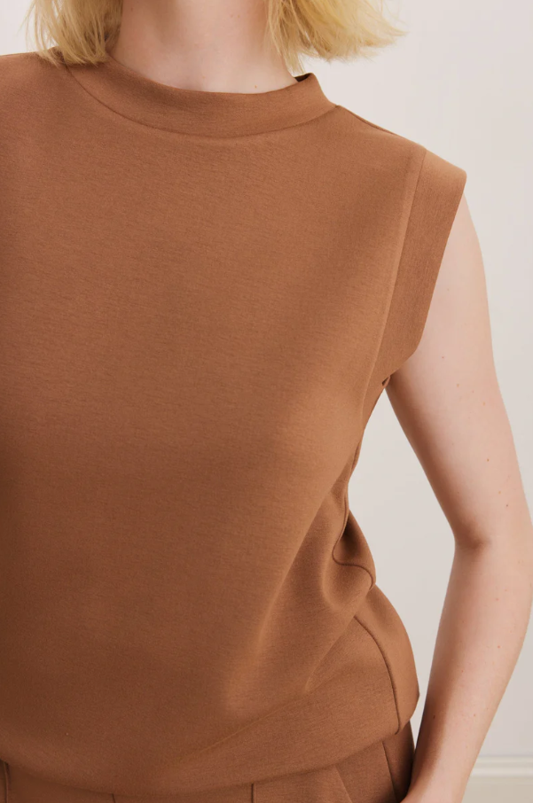 EVA SLEEVELESS TOP TOFFEE