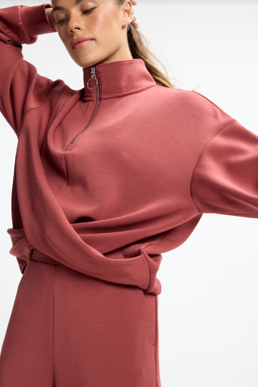 DREAMWEAVE CROSSOVER PULLOVER SPICED APPLE