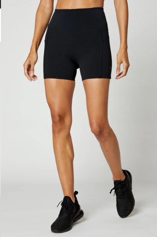 VITAL POCKET SHORT BLACK