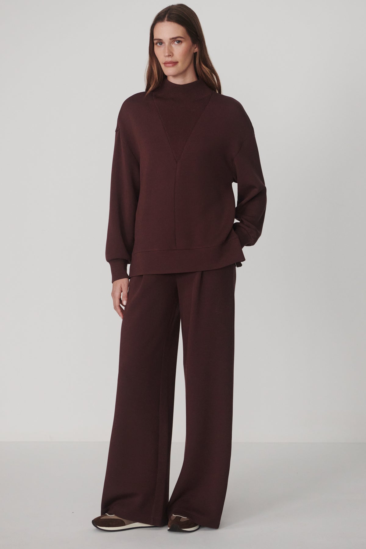 NOVI LONGLINE MOCK NECK SWEAT DEEP MAHOGANY