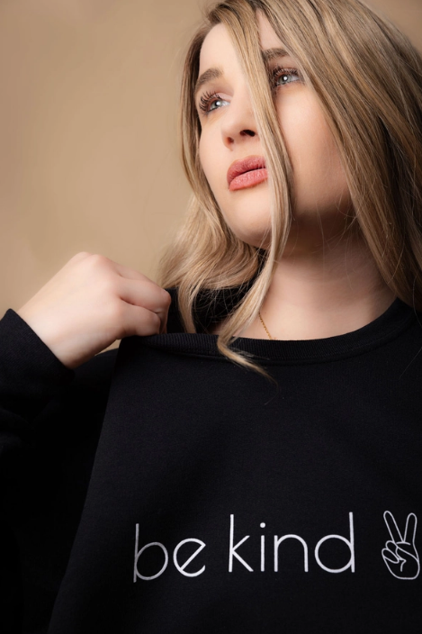 BE KIND SWEATSHIRT BLACK