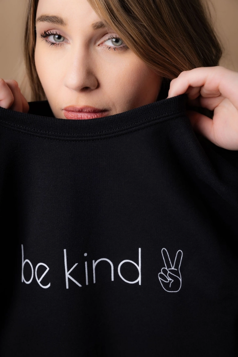 BE KIND SWEATSHIRT BLACK