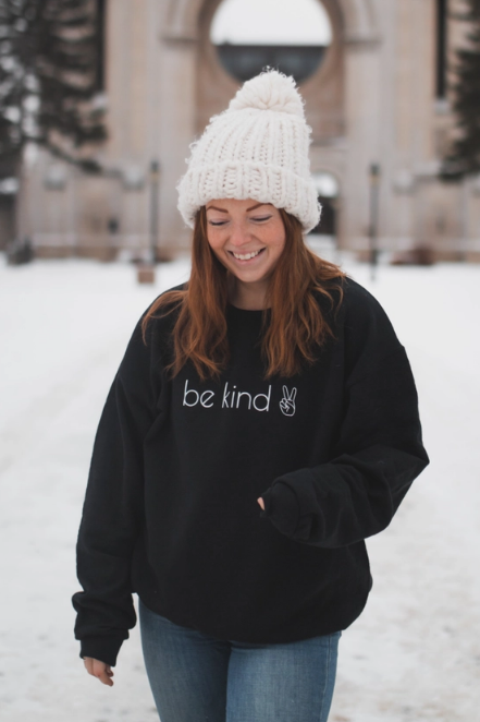 BE KIND SWEATSHIRT BLACK