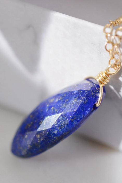 LAPIS LAZULI GOLD OVAL NECKLACE