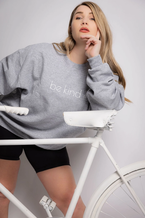 BE KIND SWEATSHIRT GREY