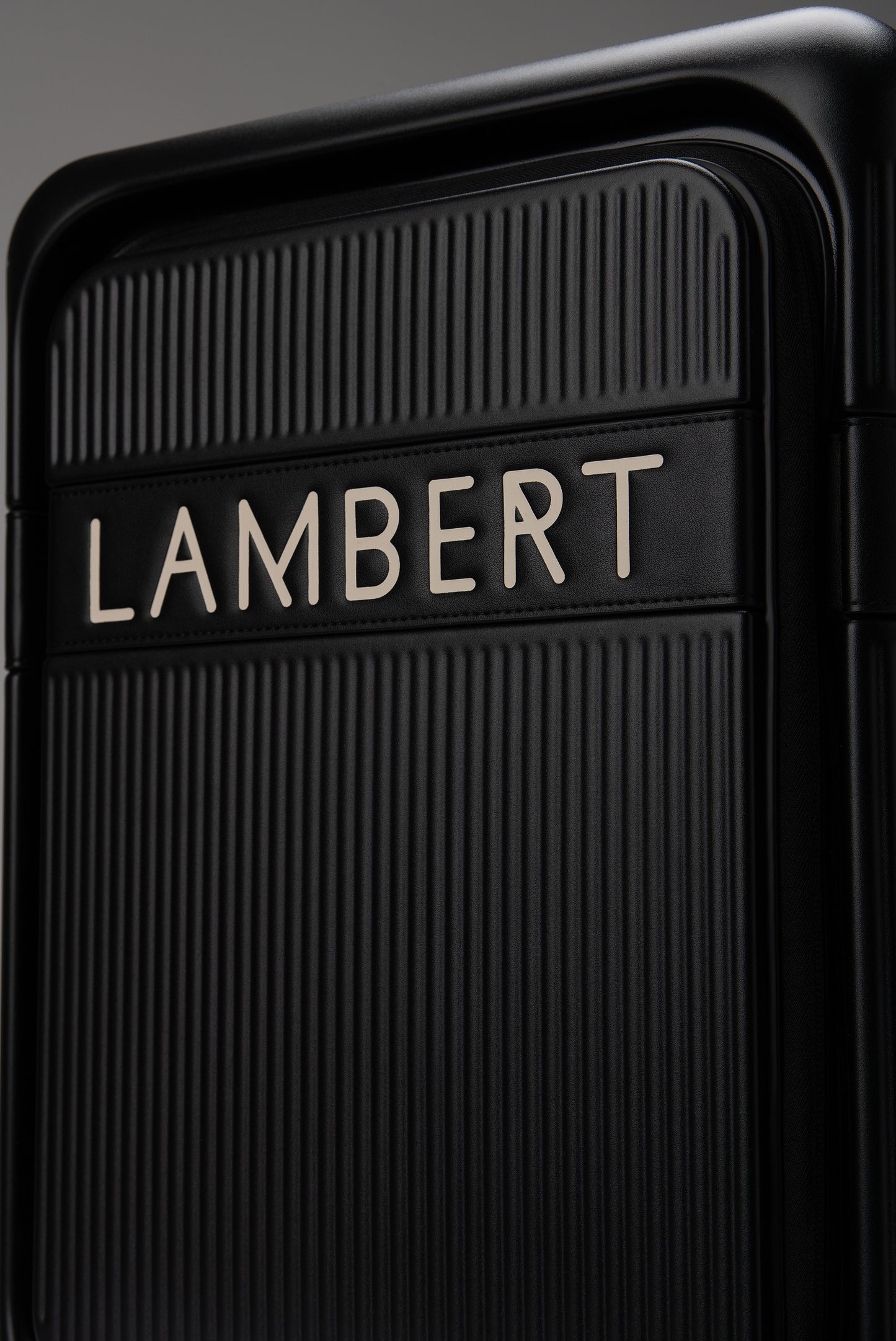 BALI CARRY-ON SUITECASE BLACK