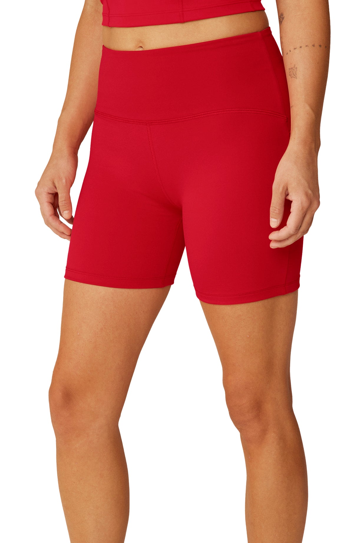 POWERBEYOND STRIVE SHORT RETRO RED