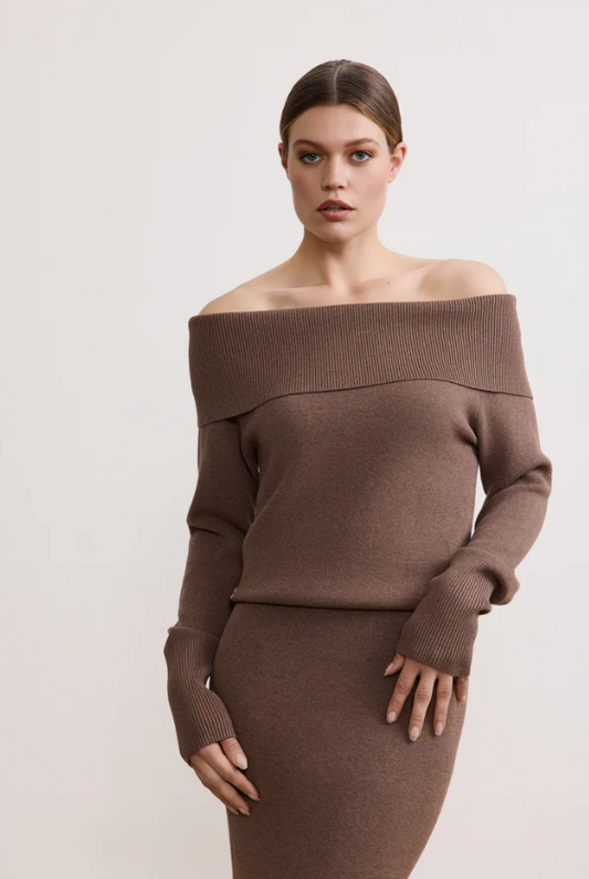OLLY OFF-SHOULDER SWEATER BROWN