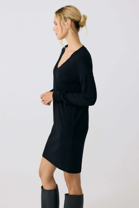 TRAVERSE V-NECK DRESS BLACK