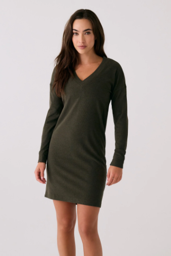 TRAVERSE V-NECK DRESS OLIVE