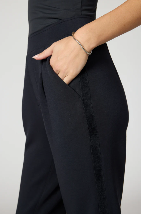 DREAMWEAVE TUXEDO PANT BLACK