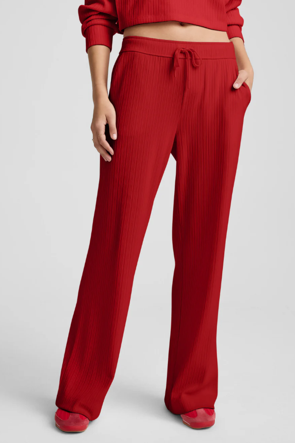 BREATHE EASY RIBBED WIDE LEG PANT HOLLY RED