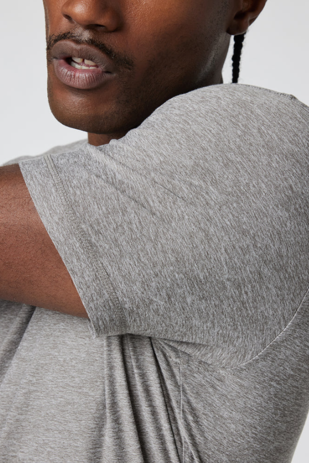 STRATO TECH TEE HEATHER GREY