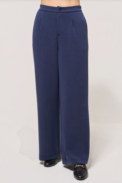 DREAMWEAVE PLEATED PANT NAVY