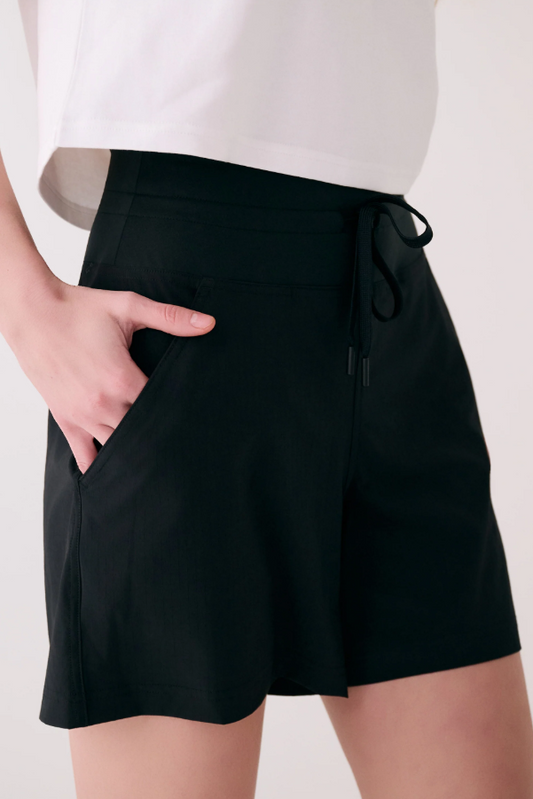 SOFIA SHORT BLACK