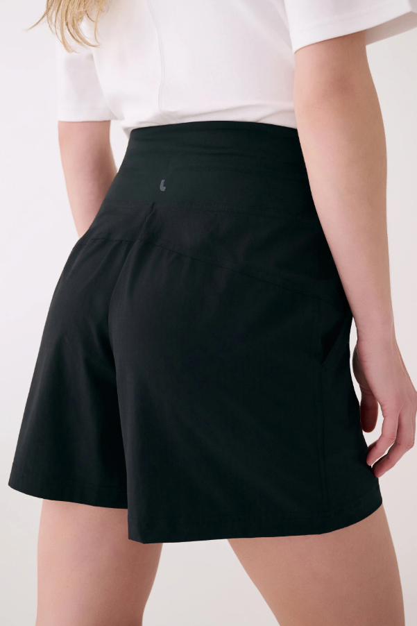 SOFIA SHORT BLACK
