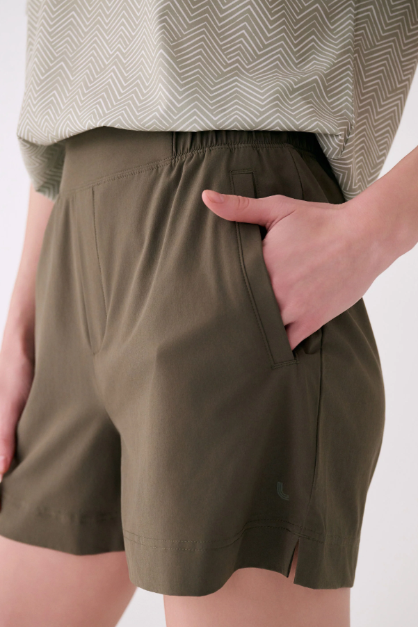 OLIVIE SHORT MOSS