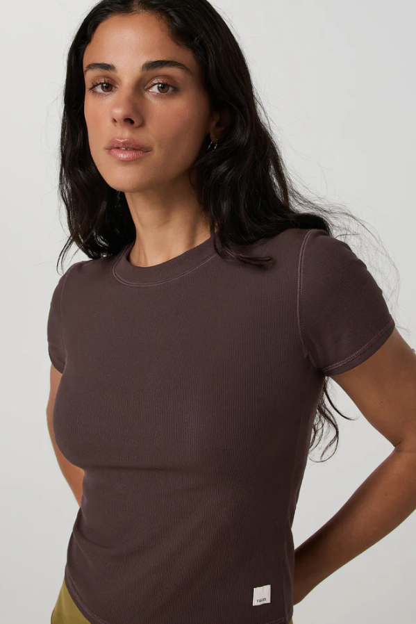 POSE FITTED TEE FRENCH ROAST