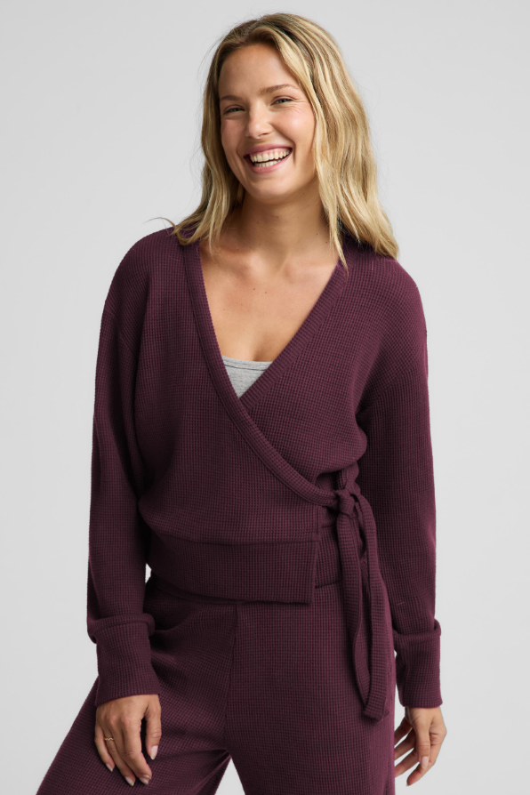 REST DAY WAFFLE WRAP PULLOVER CABERNET