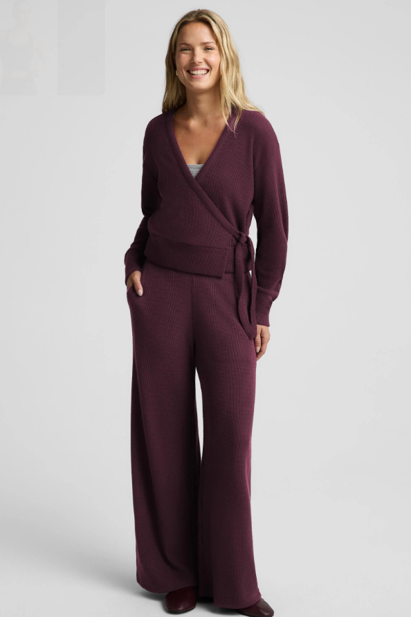 REST DAY WAFFLE WRAP PULLOVER CABERNET