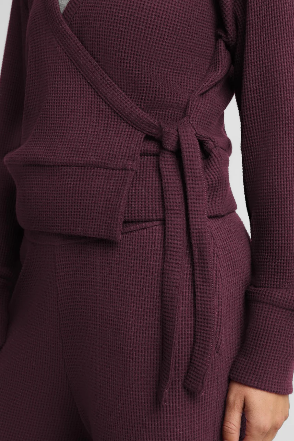 REST DAY WAFFLE WRAP PULLOVER CABERNET