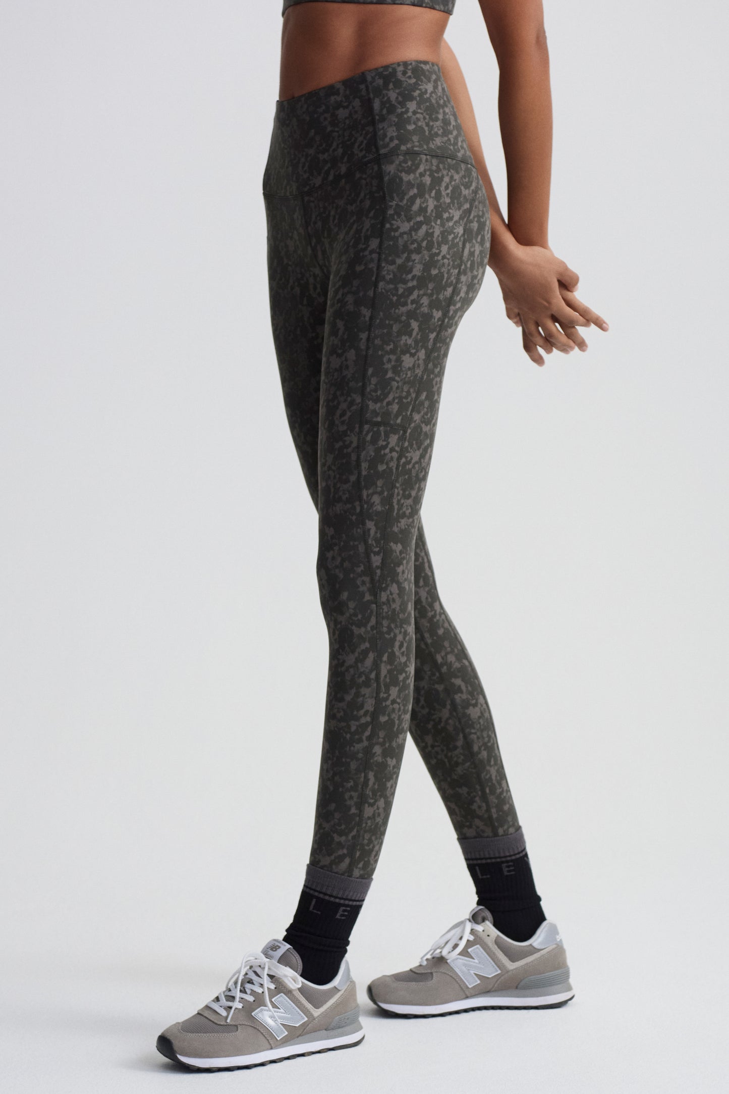 MOVE POCKET LEGGING OBSIDIAN DEW