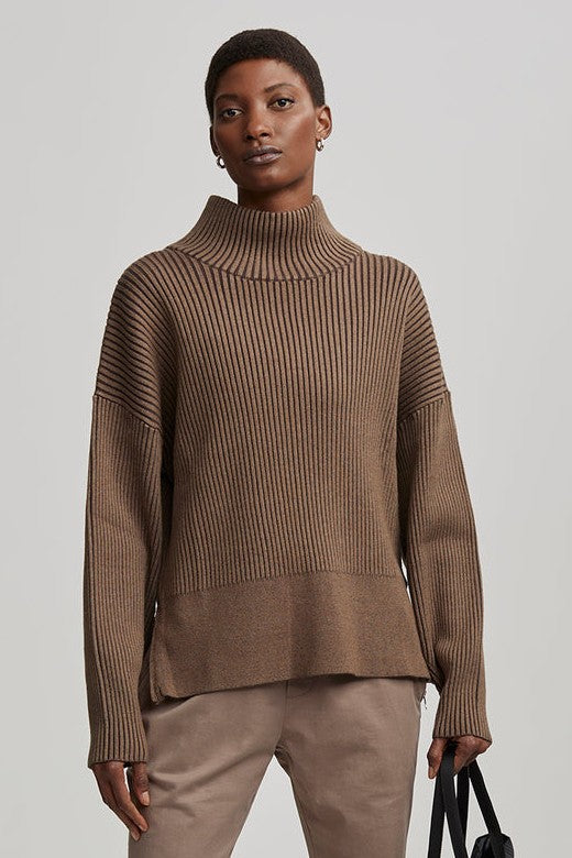 MAYFAIR MOCK NECK SHIITAKE