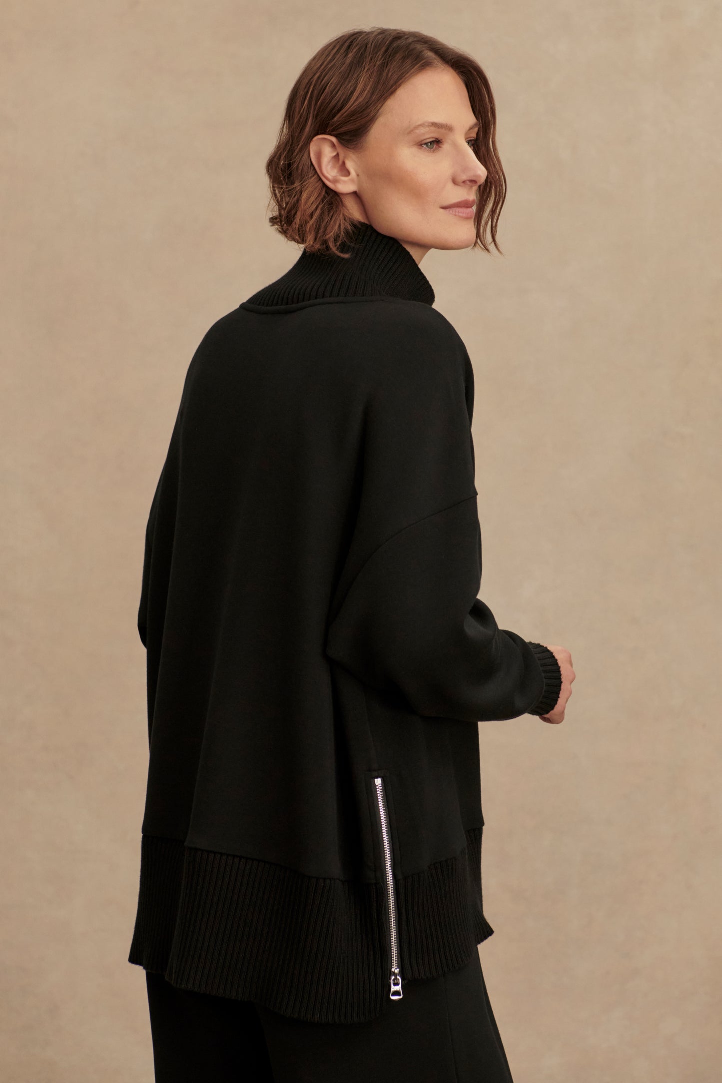 BARKER HIGH NECK SWEAT BLACK