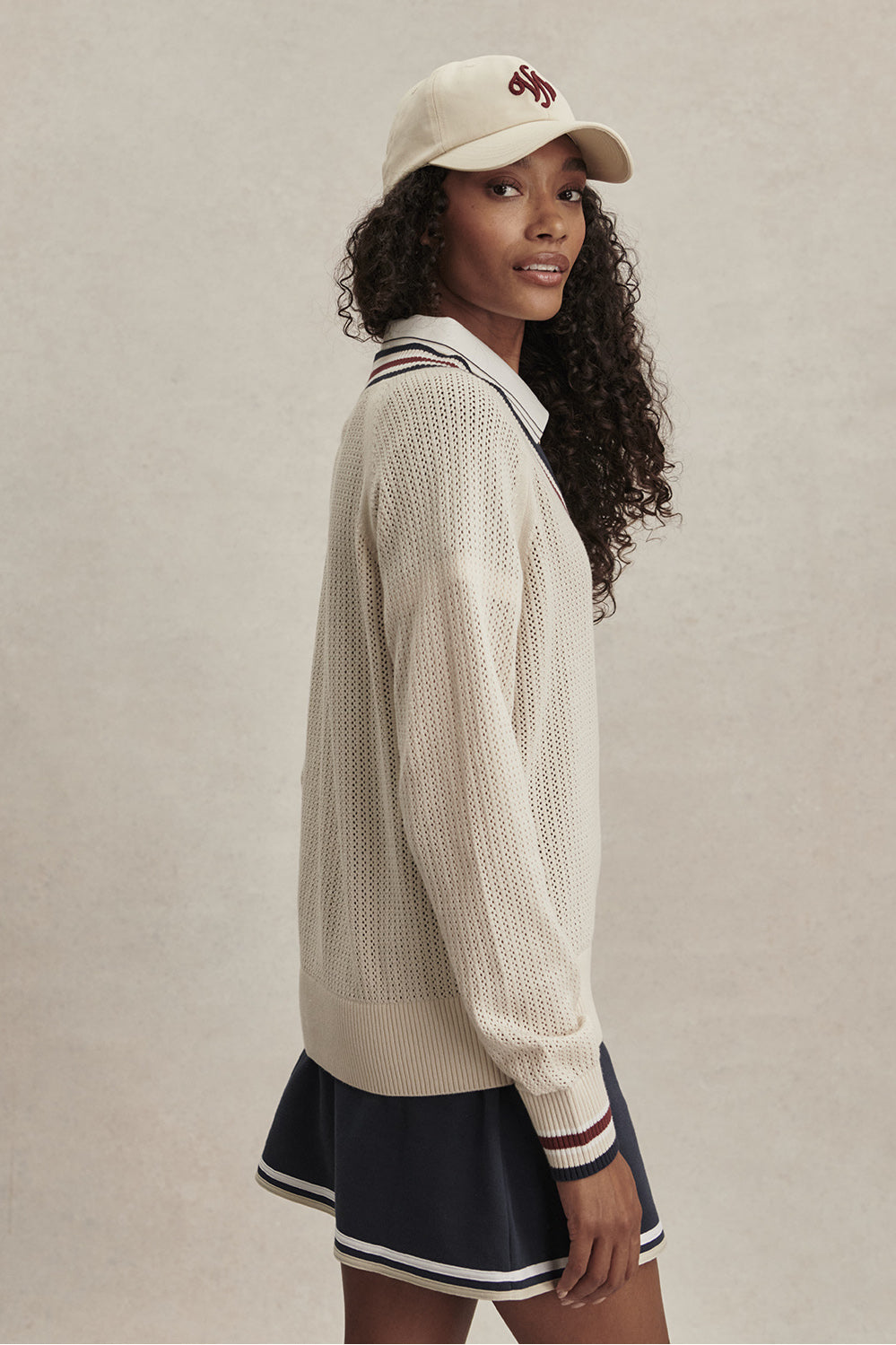 MAURICE V NECK SWEATER OAT MILK