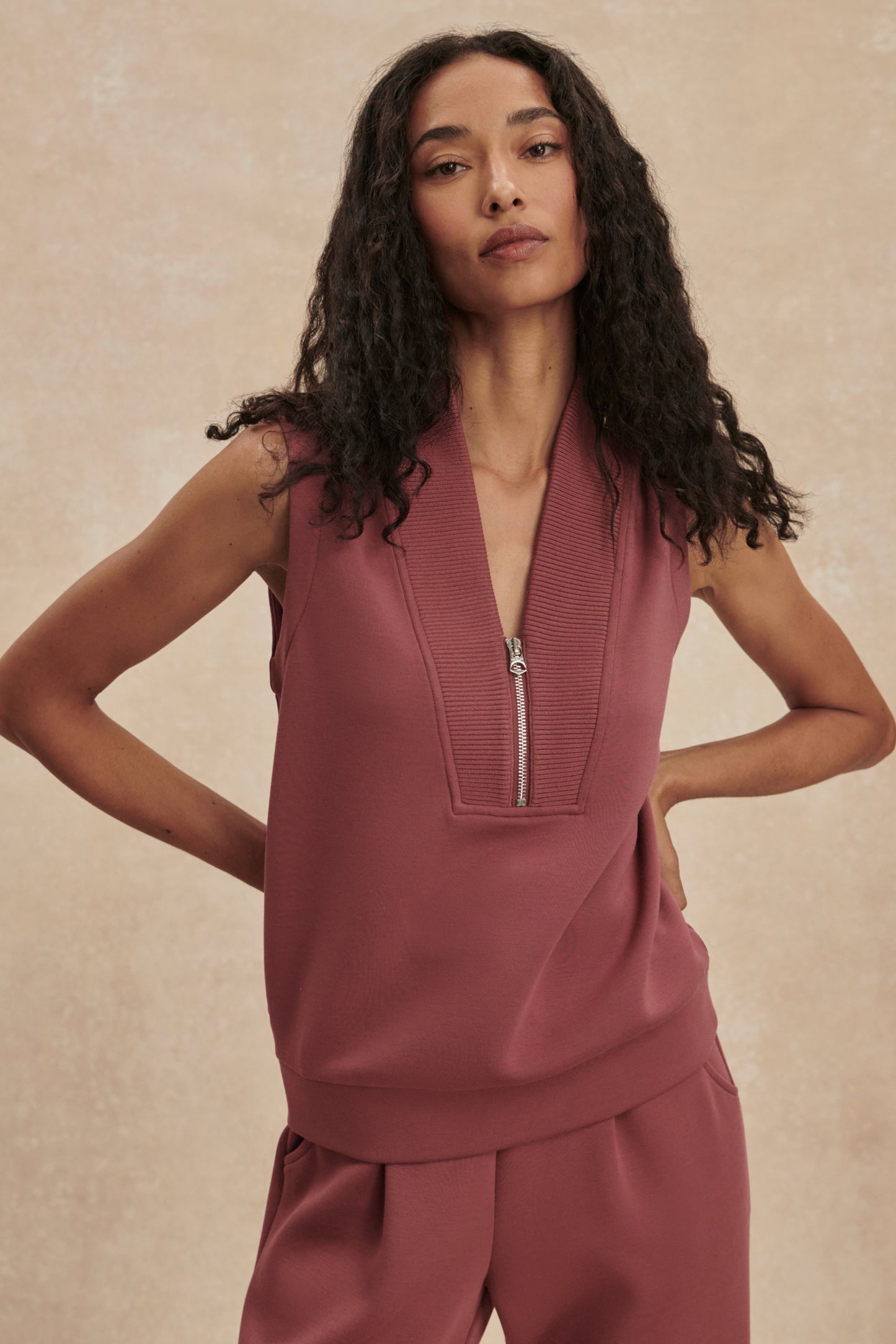 BEAU SLEEVELESS HALF ZIP WILD RHUBARB