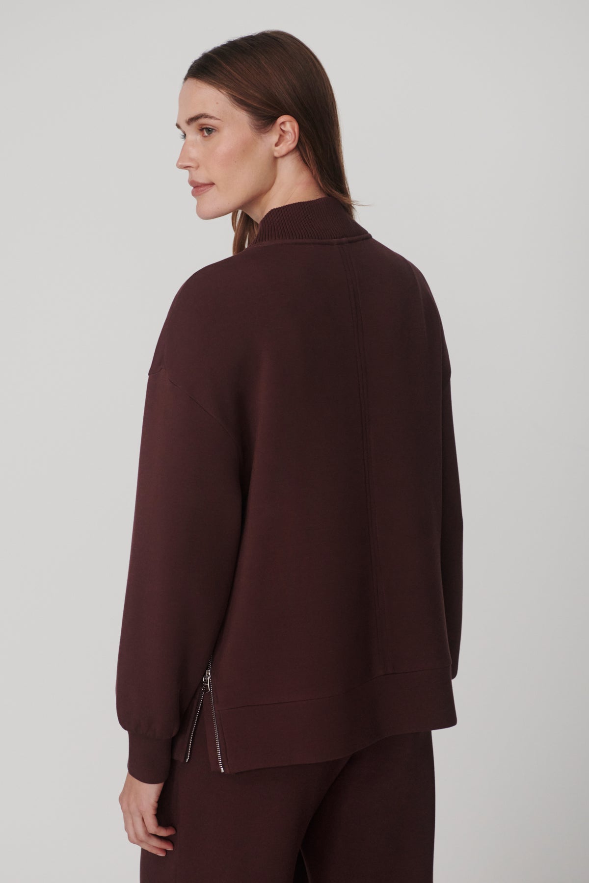 NOVI LONGLINE MOCK NECK SWEAT DEEP MAHOGANY