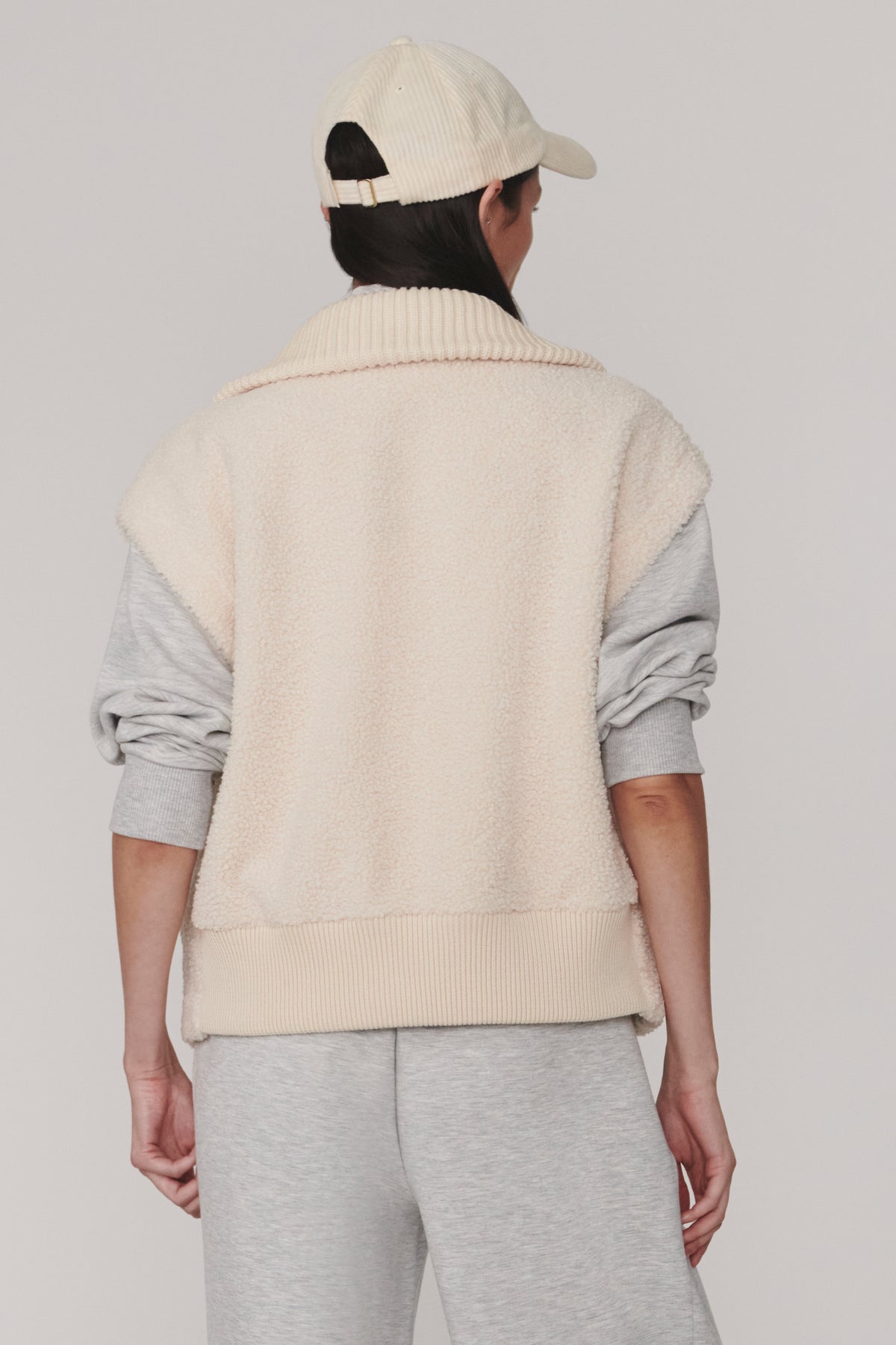 DOMINIC SHERPA GILET SANDSHELL