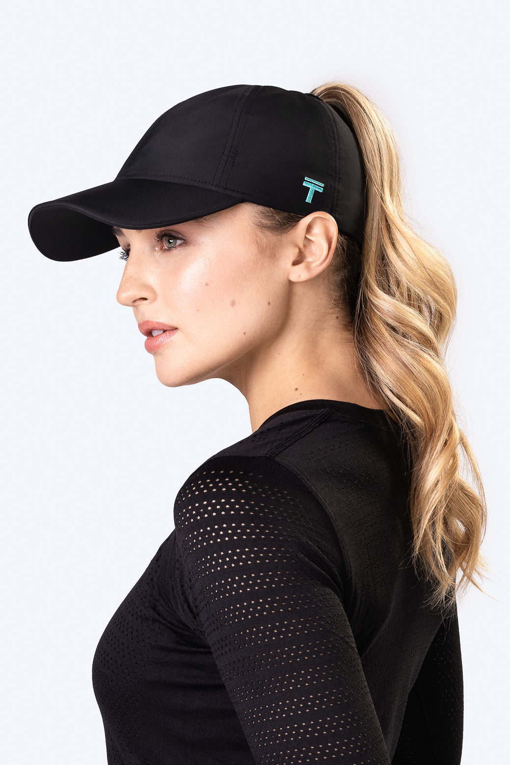 TOP KNOT PERFORMANCE HAT